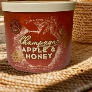 BATH AND BODY WORKS CHAMPAGNE APPLE AND HONEY 3 M-WICK CANDLE